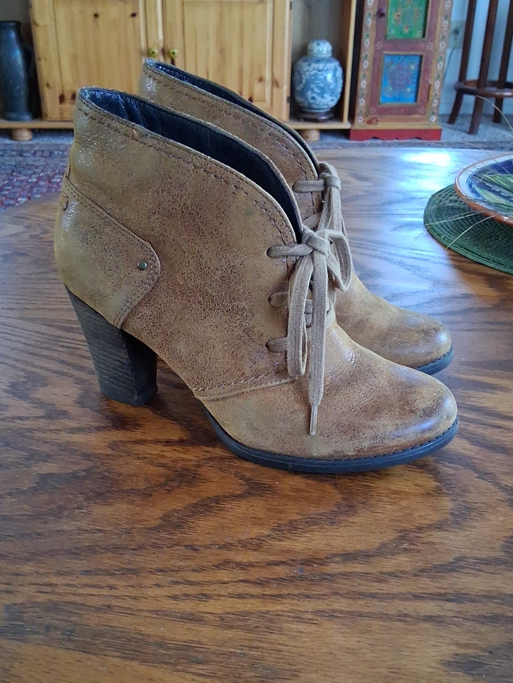 Clark's Artisan Tan Leather Lace-Up Heeled Booties Size 8
